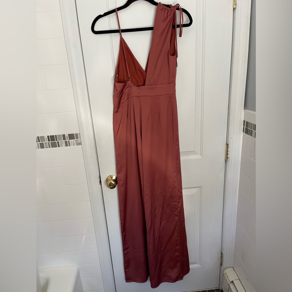 Lulu’s Look of Luxe Rusty Rose Satin Asymmetrical Wide-Leg Jumpsuit Small - Picture 6 of 6